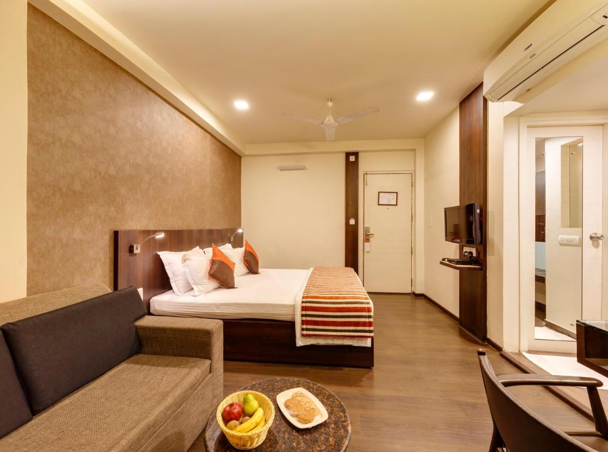 Regenta Place Raysons Kolhapur Eksteriør bilde